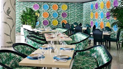 giardino versace dubai restaurant.